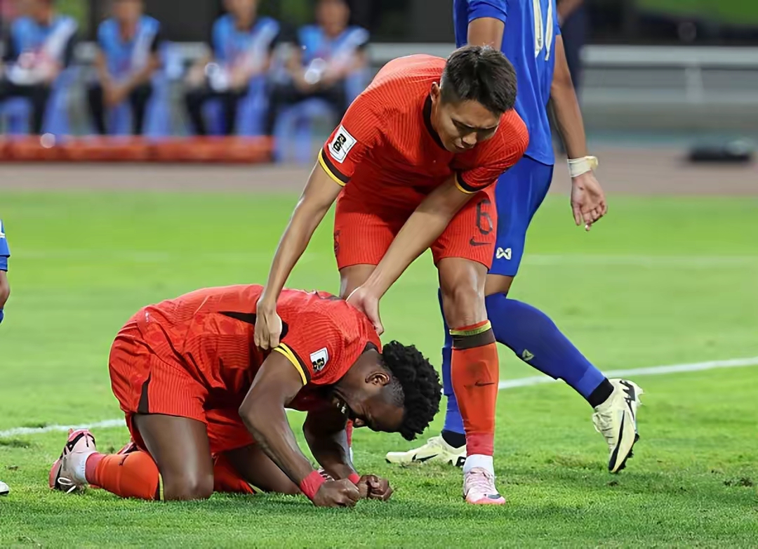 泰国队险胜韩国队,辛杜点燃赛场 泰国队险胜韩国队,辛杜点燃赛场