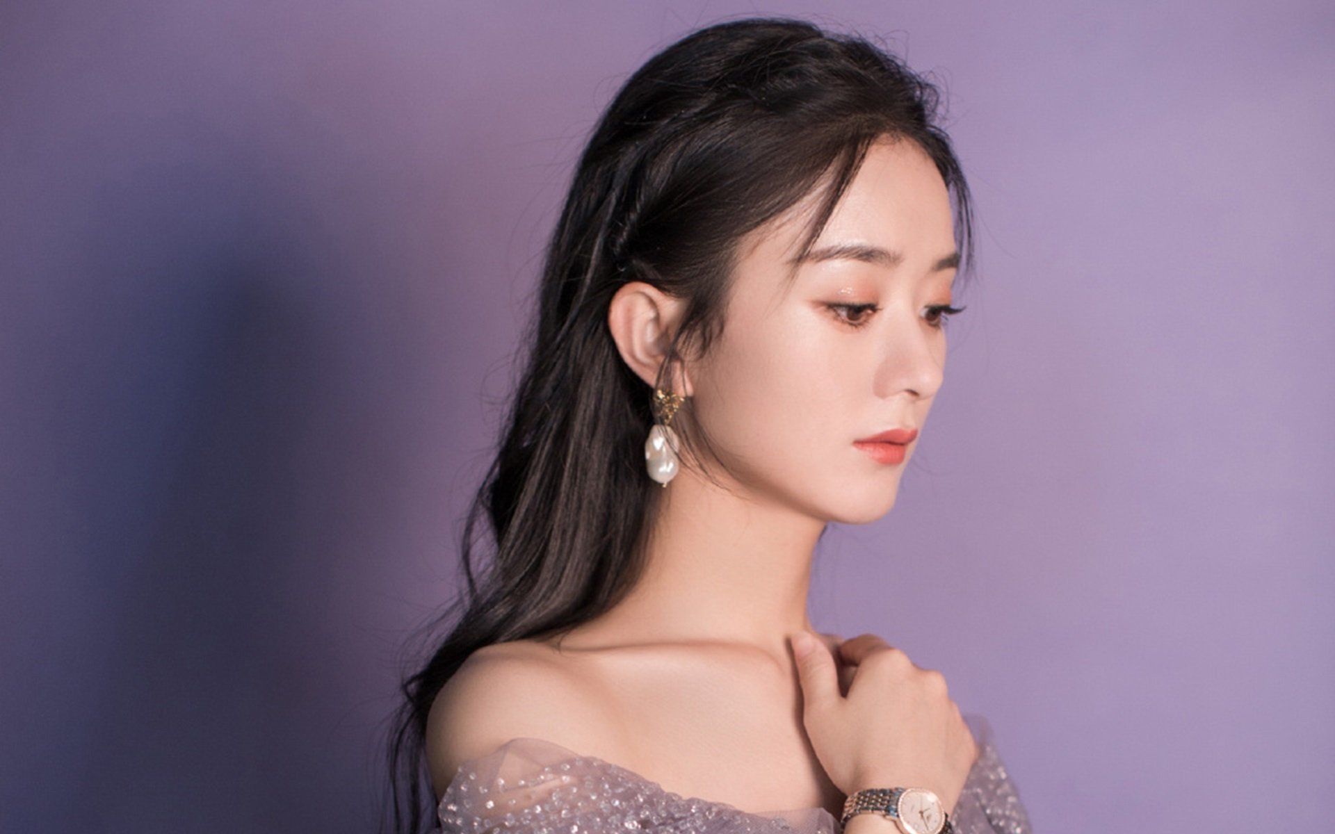 引擎的轰鸣，足球的咆哮，竞技体育的平行史诗