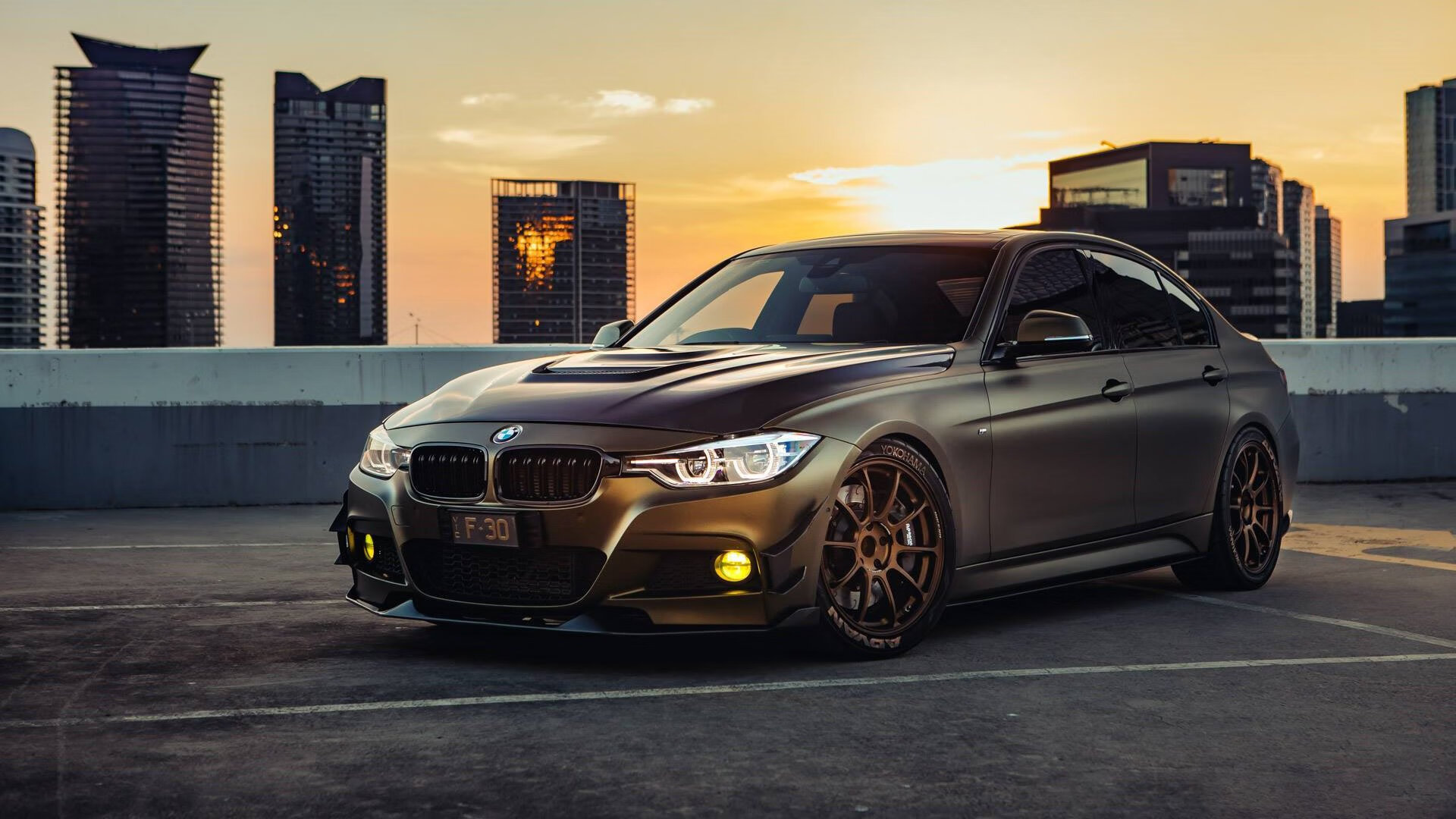 F1赛季首战，巴林揭幕，维斯塔潘开拓者粉碎汉密尔顿雄鹿