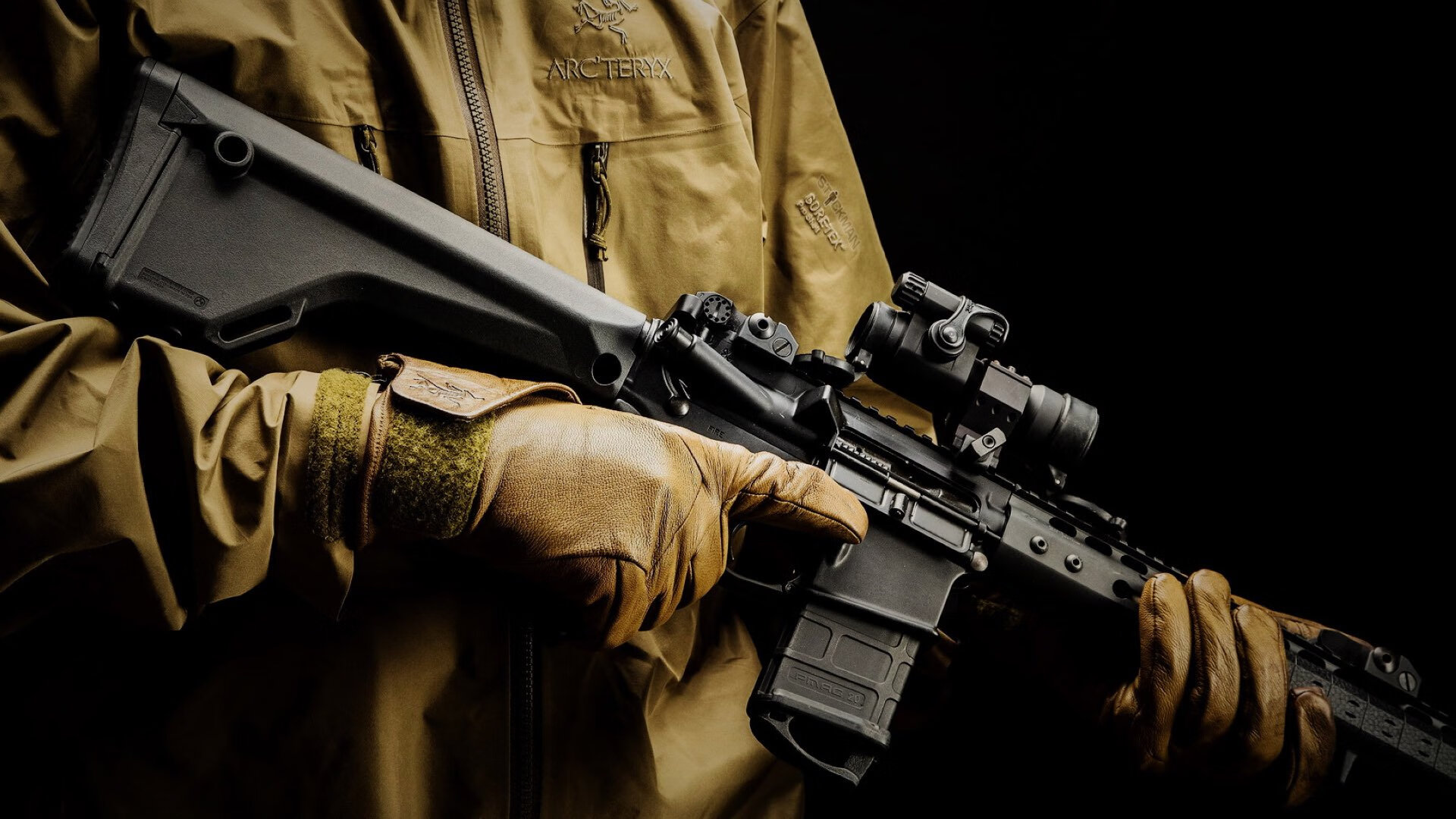 书写冰山，当多诺万·米切尔凿开沉默，历史在裂缝中显现